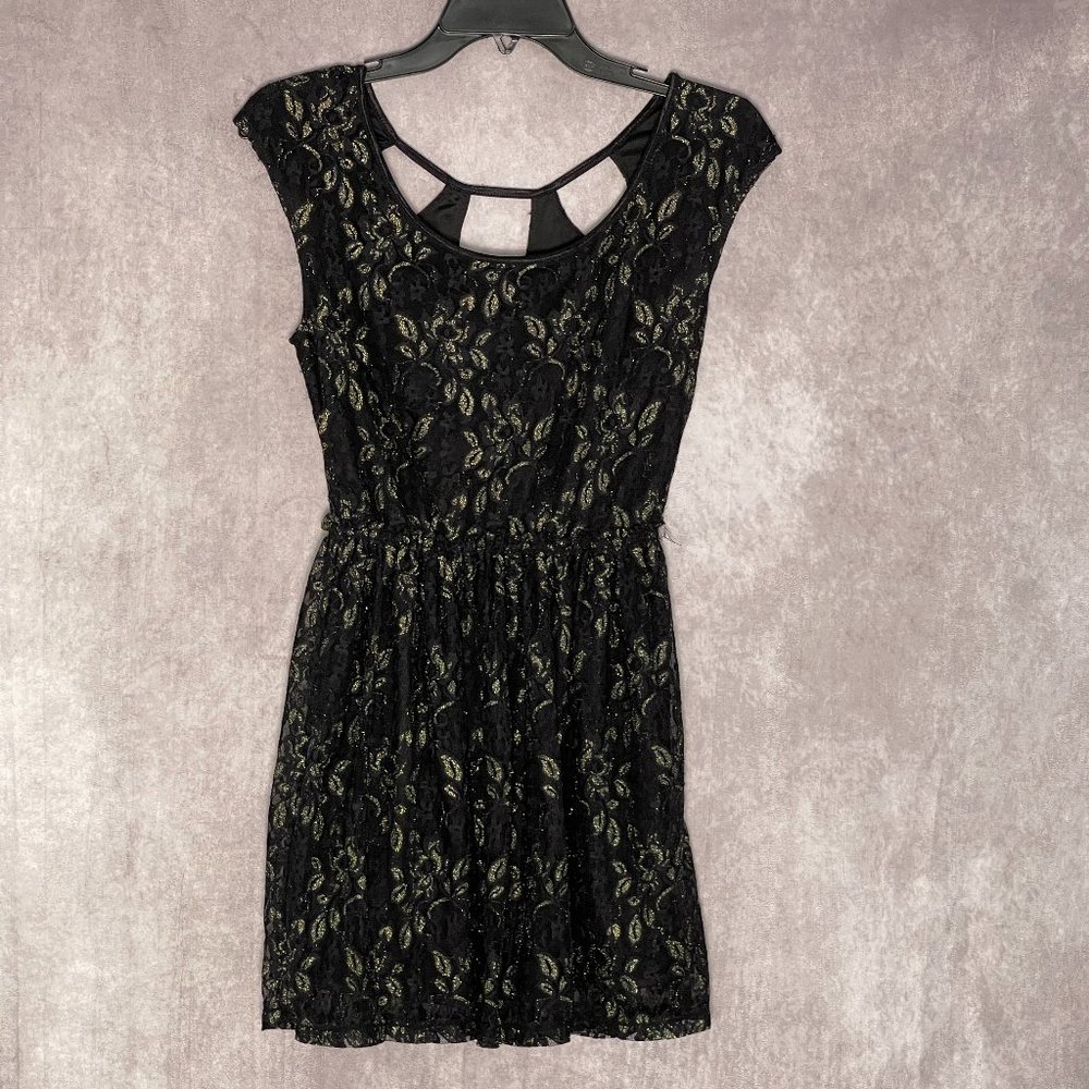 Studio M black lace w/ gold shimmer DRESS~sz SP~ Small Petite